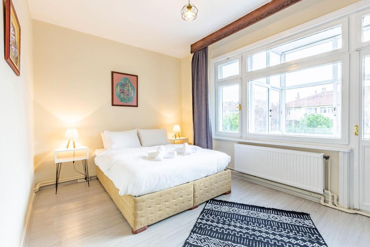 Charming Apartment Surrounded By Vibrant Attractions In Kadikoy Истанбул Екстериор снимка