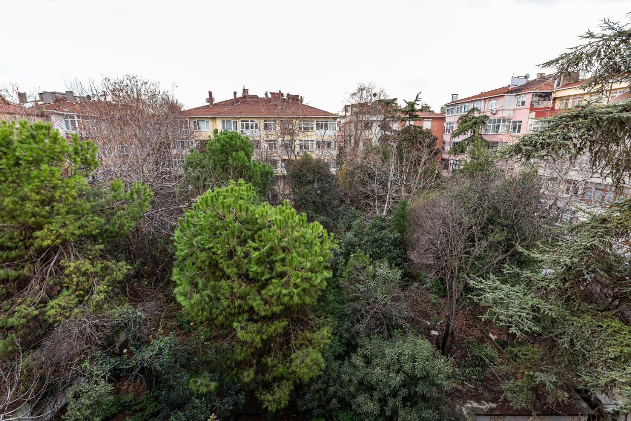 Charming Apartment Surrounded By Vibrant Attractions In Kadikoy Истанбул Екстериор снимка