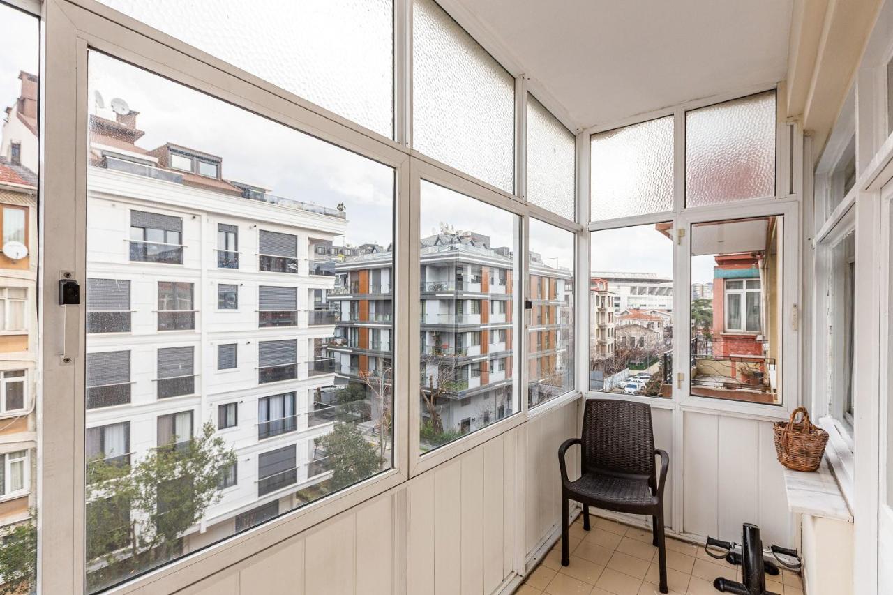 Charming Apartment Surrounded By Vibrant Attractions In Kadikoy Истанбул Екстериор снимка